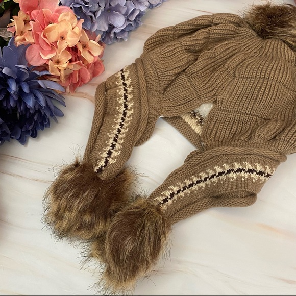 Chic Khaki Fleece Lined Beanie with Fur Pom Poms & Fingerless Gloves - Picture 12 of 16